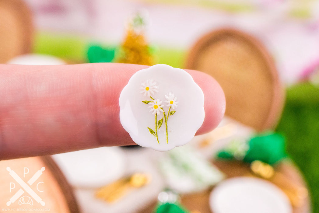 Dollhouse Miniature Daisy Decorative Plates