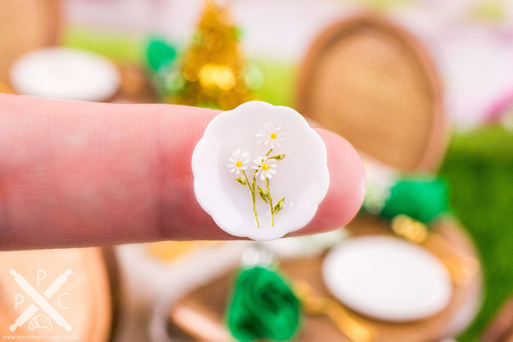 Dollhouse Miniature Daisy Decorative Plates