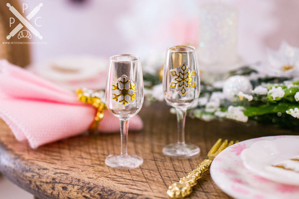 Glittering Gold, Pink and White Christmas Table Setting for 4