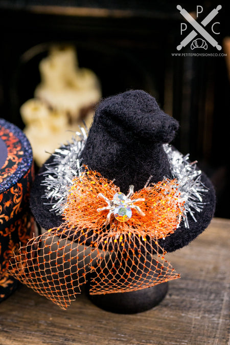 Dollhouse Miniature Spider Witch Hat and Hat Box Set 1:12 Scale Halloween Decoration