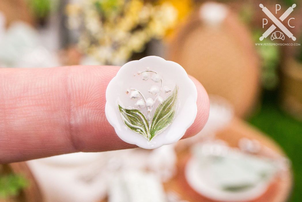 Dollhouse Miniature Lily of the Valley Decorative Plates