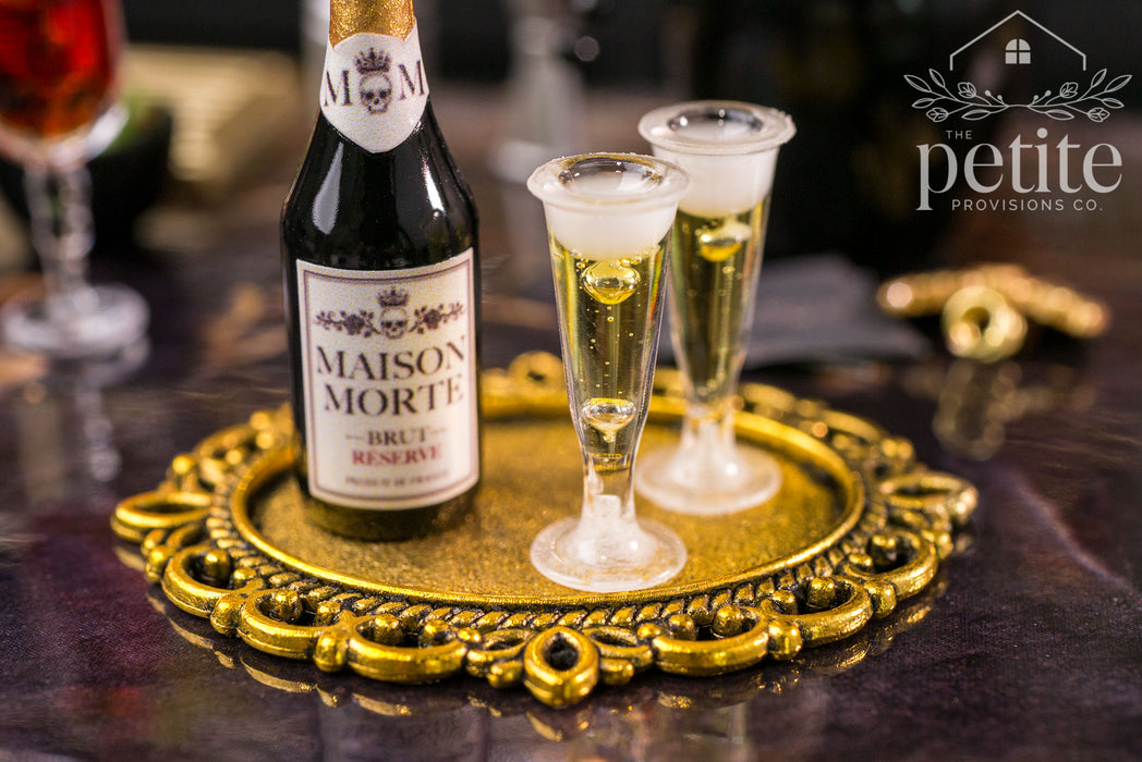 Maison Morte Champagne Service