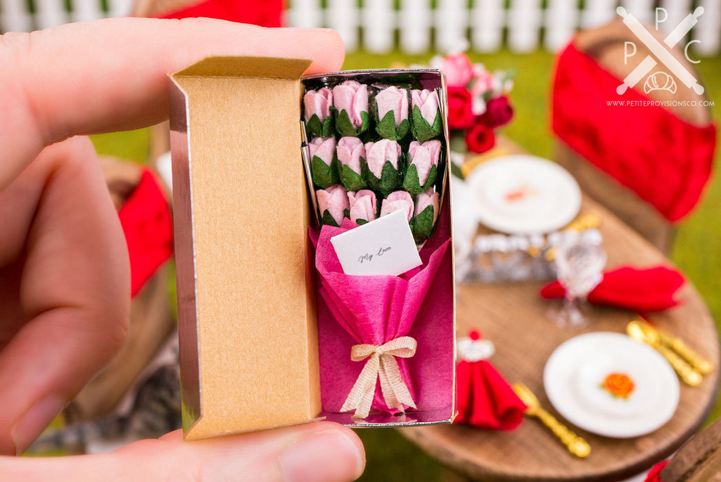 Box of a Dozen Long Stemmed Roses