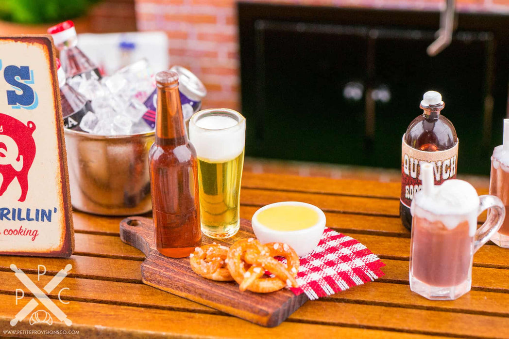 Soft Pretzels, Cheese Sauce and Beer Set