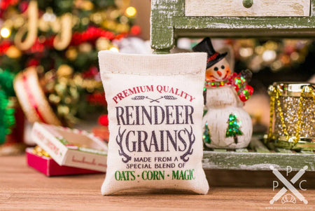 Dollhouse Miniature Reindeer Grains Feed Bag - 1:12 Dollhouse Miniature Christmas Decoration - Christmas Miniatures