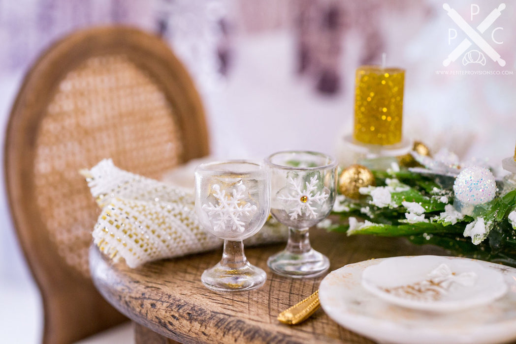 Glittering Gold and White Christmas Table Setting for 4