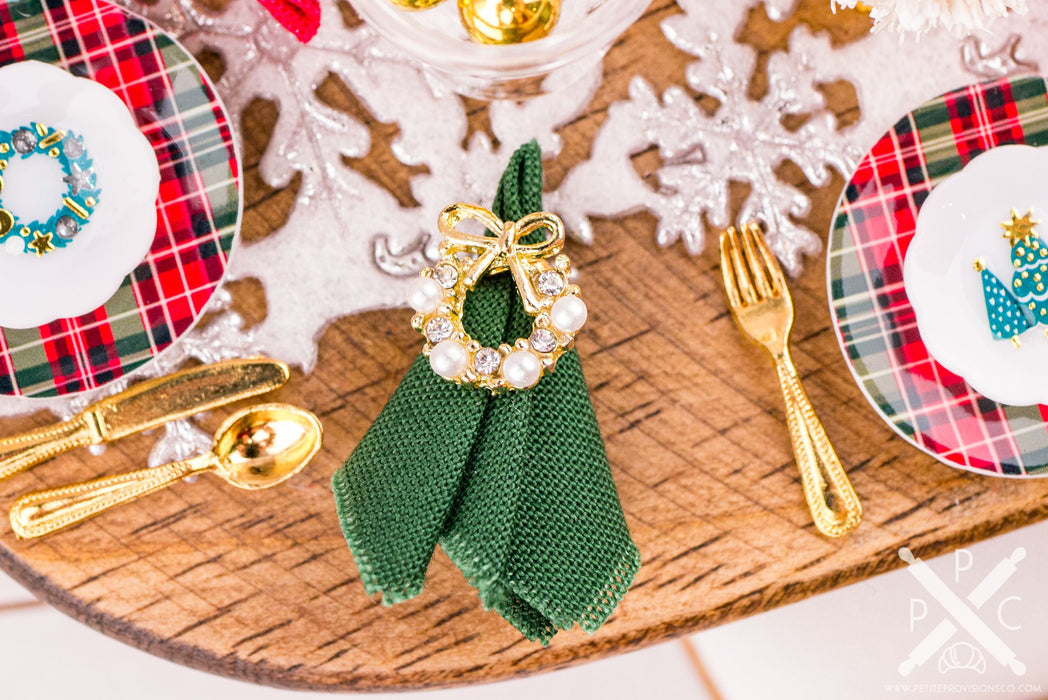 Gold Wreath Napkin Rings & Red or Green Cloth Napkins - Set of 4