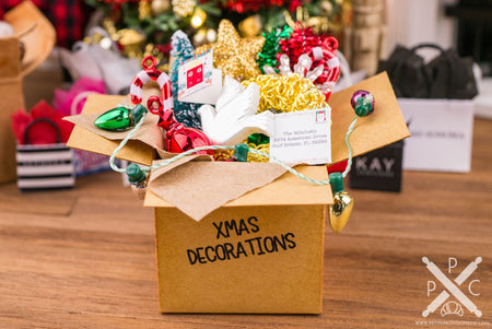 Dollhouse Miniature Christmas Decorations in Cardboard Box - Gold Metallic - 1:12 Dollhouse Miniature Christmas Decoration